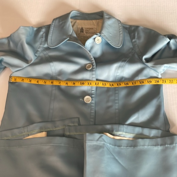London Fog Vintage, gorgeous, light blue rain jacket women’s size 14 Petite - Picture 11 of 16